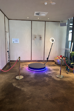 360 Photo Booth group spin